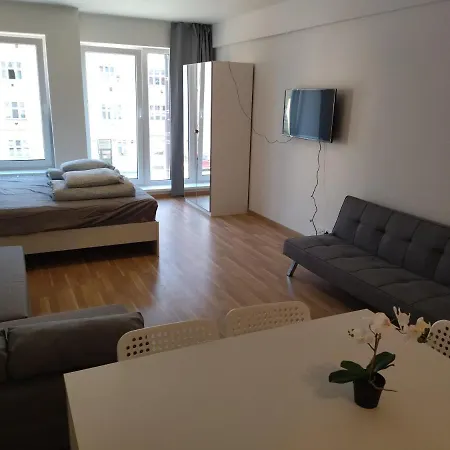 Brand New Two #34 With Free Secure Parking In The Center Apartment *