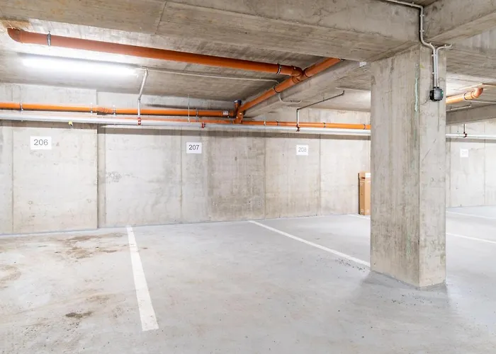 Brand New Two #34 With Free Secure Parking In The Center Lägenhet