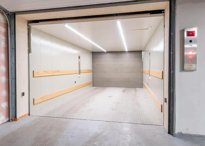 Brand New Two #34 With Free Secure Parking In The Center Lägenhet